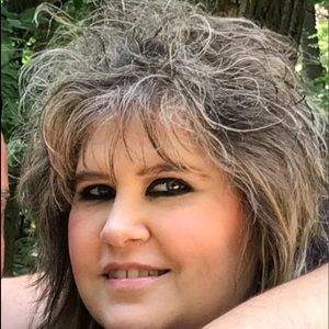 Meet your Posher, Traci